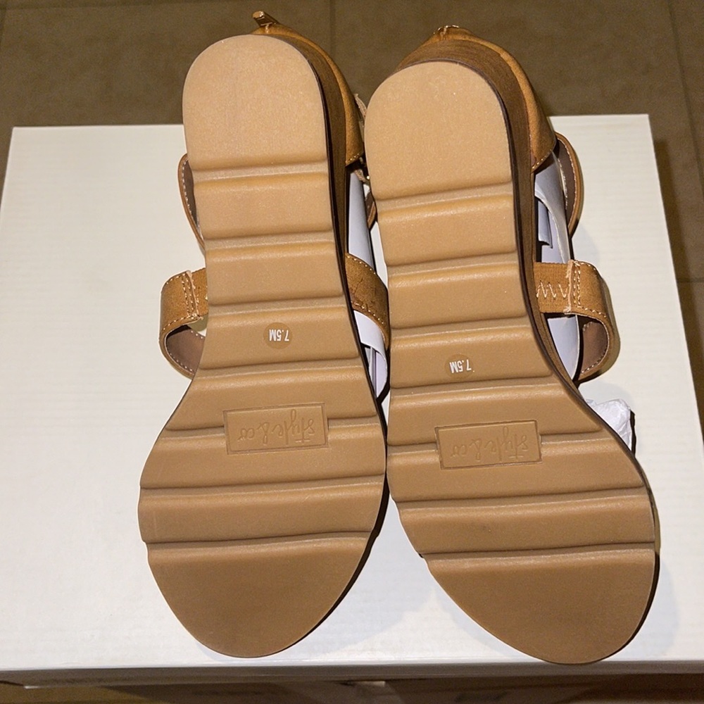 Style & CO Wedges Size 7.5M - Picture 7 of 7